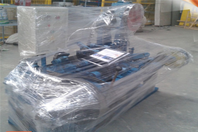 Two Wire Twist 1.6Mm 600m/H Barbed Wire Making Machine