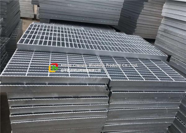 Serrated Bar Hot Dipped Galvanized Steel Grating Flat Weft Arrangement For