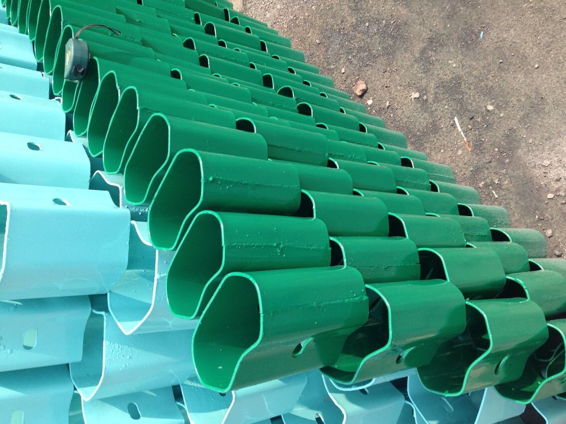 Road Traffic Safe Galvanized Highway Guardrail Blocker/Spacer Customized