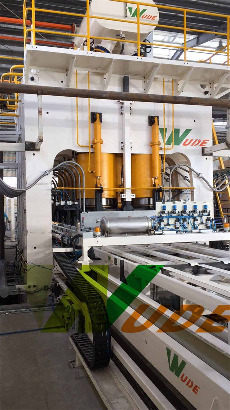 High Pressure Short Cycle Laminating Press Machine For Furniture Board Making