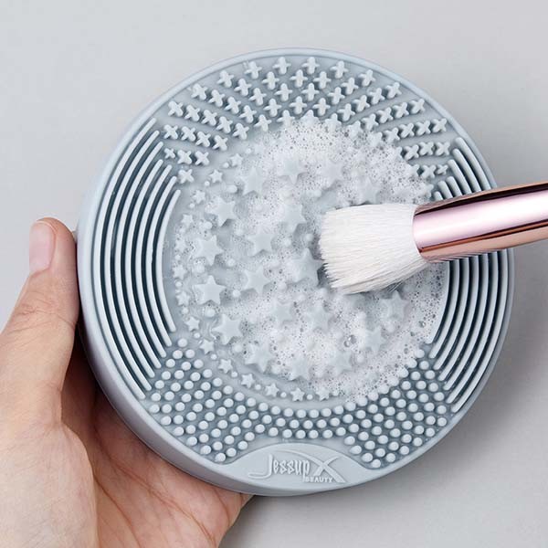 Compact Persian Violet Daily Makeup Brush Cleaner No Hurting Hands