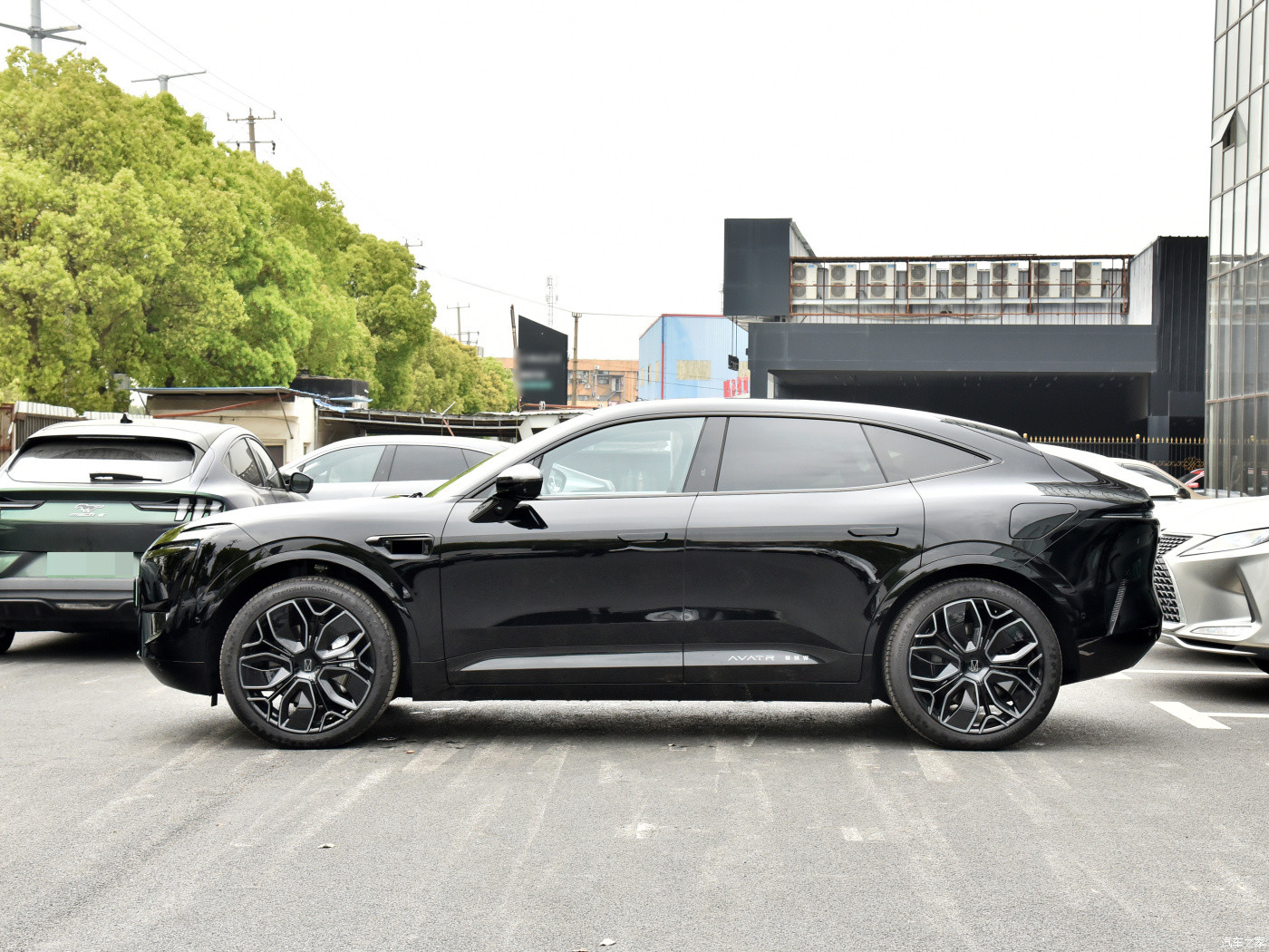 Avita 11 2022 011 Electric Vehicle BEV MMW Light Black Luxury Electric Cars