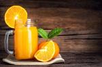 Hotels Fresh Juice Vending Machine 1500W Fresh Pressed Stainless Steel