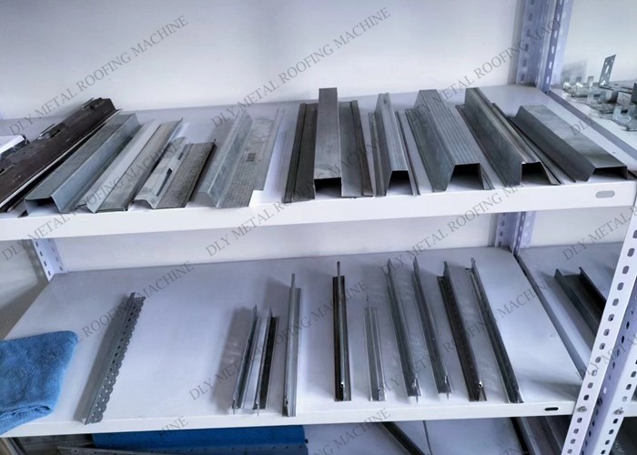 50HZ Keel Roll Forming Machine 0.3mm Steel Stud Making Machine
