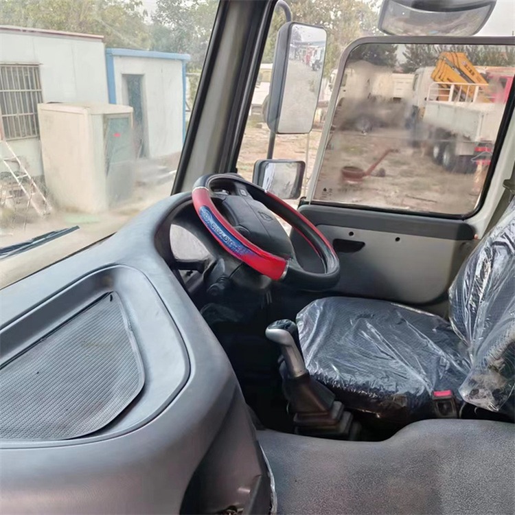Multimedia System Equipped 6x4 Howo Dump Truck Sinotruck 371 LHD With And Left Steering