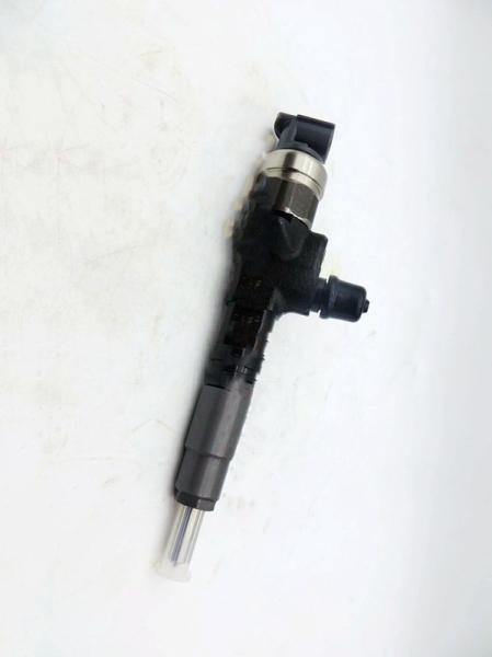 High Efficiency DENSO Diesel Engine Injector / Diesel Truck Fuel Injectors High