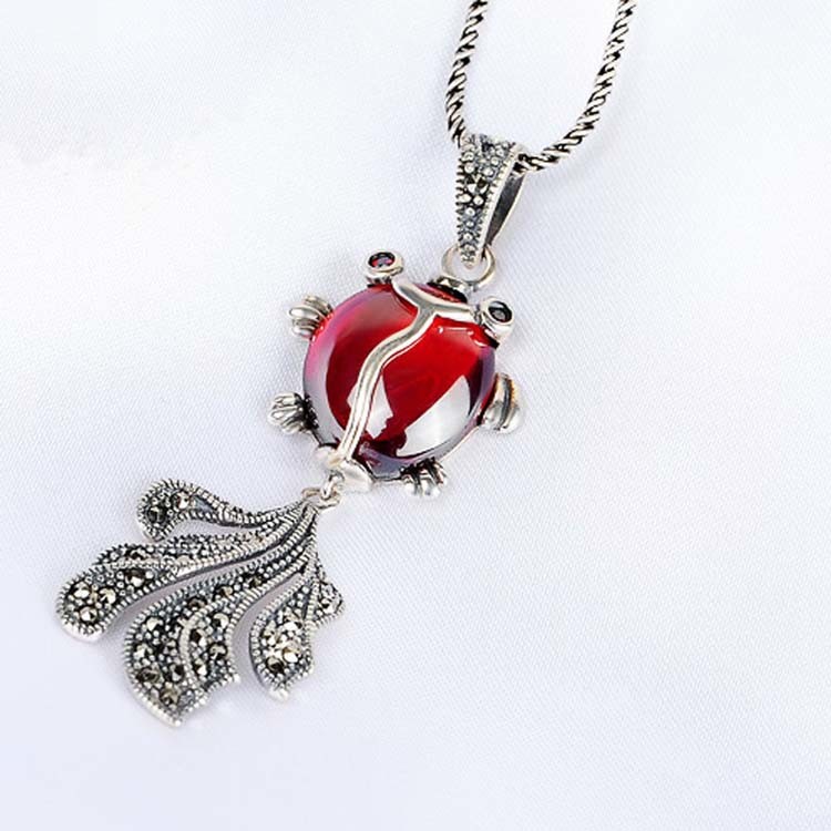 Sterling Silver Chain Vintage Marcasite Garnet Goldfish Pendant Necklace(N12036)