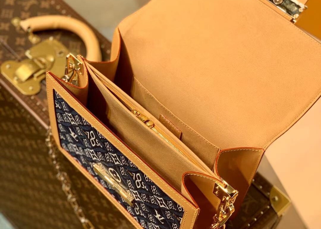 Lock Catch Medium Crossbody 25cm Luxury Chain Bag Monogram Printing