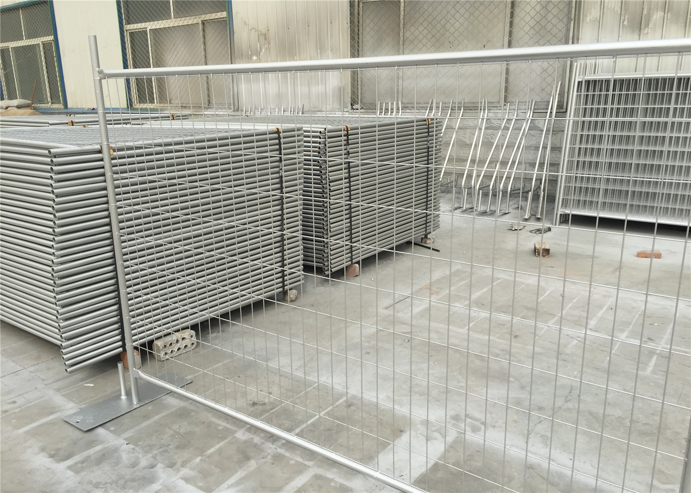 Silver Color Secure Temporary Fencing Building Security Fence 2100MM*2400MM Width