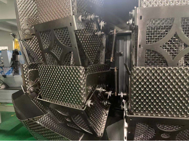 Screw Feed Multihead Weigher Handling Fresh Chicken Sticky Food Waterproof