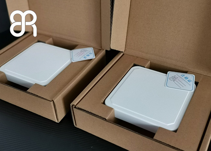 Engineering Plastics ASA UHF RFID Antenna Side / Back Feed Connector Easy To Install