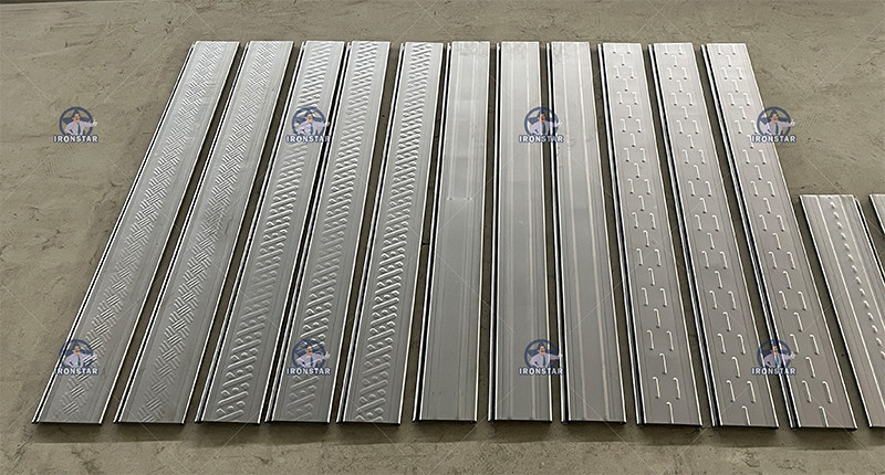 2 in 1 shutter door forming line for Ecuador Punching hole shutter door forming line | rolling shutter machine | shutter slat machine 2 in 1 rolling