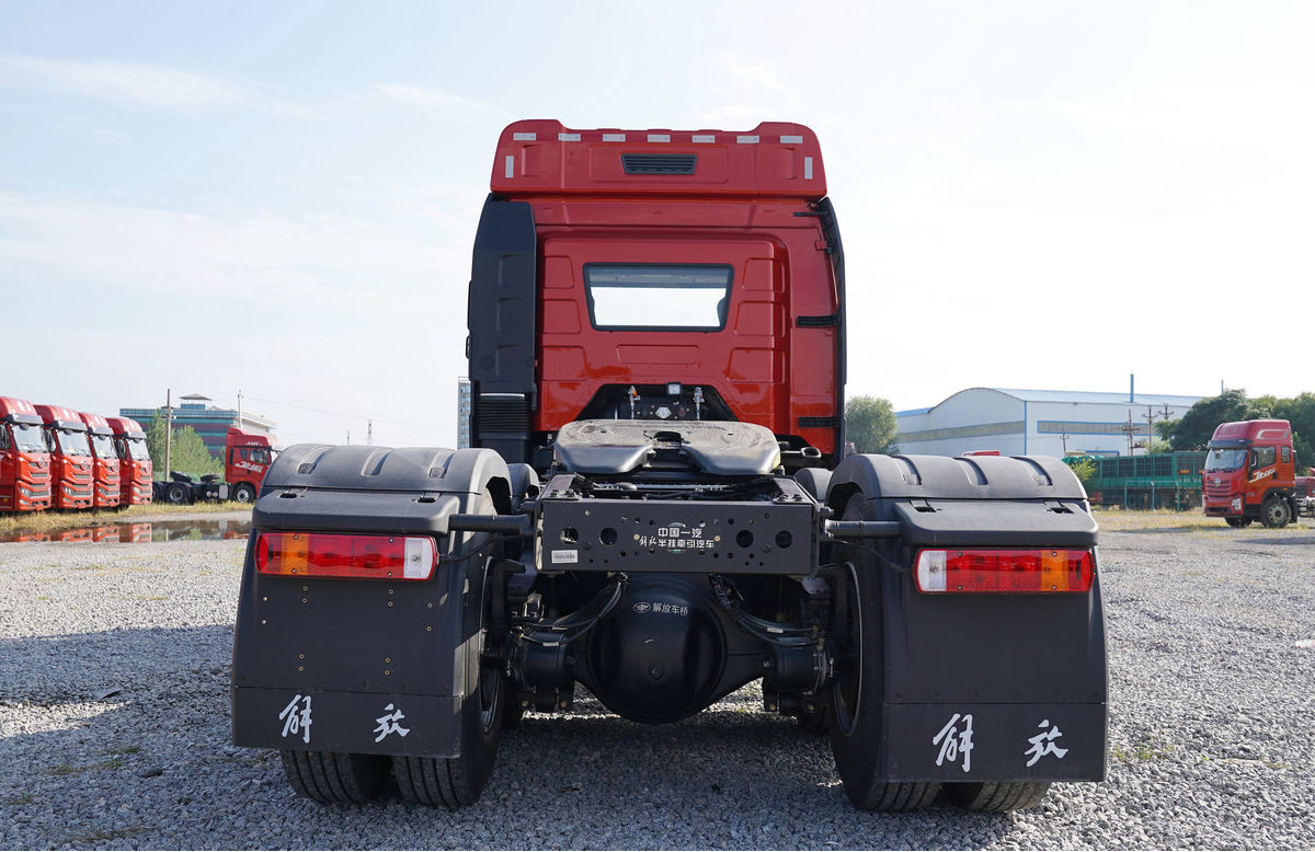 High Performance Used Tractor FAW J6P 6x4 40 Tons Load Heavy Duty Operations