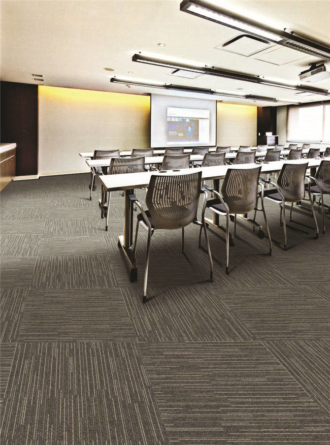 Fashion PP Carpet Tile 3.5 - 4 Mm Pile Height Beautiful Pattern Design