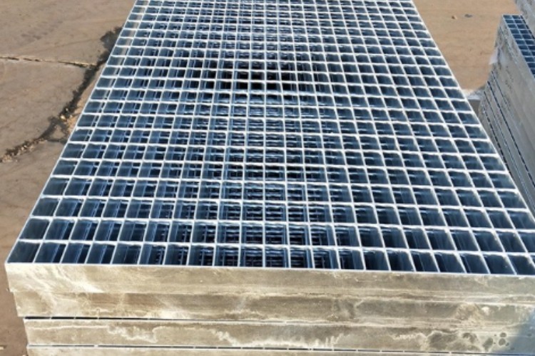 30x100mm Pitch Galvanized Steel Grating 6mm Crossbar Metal Grating