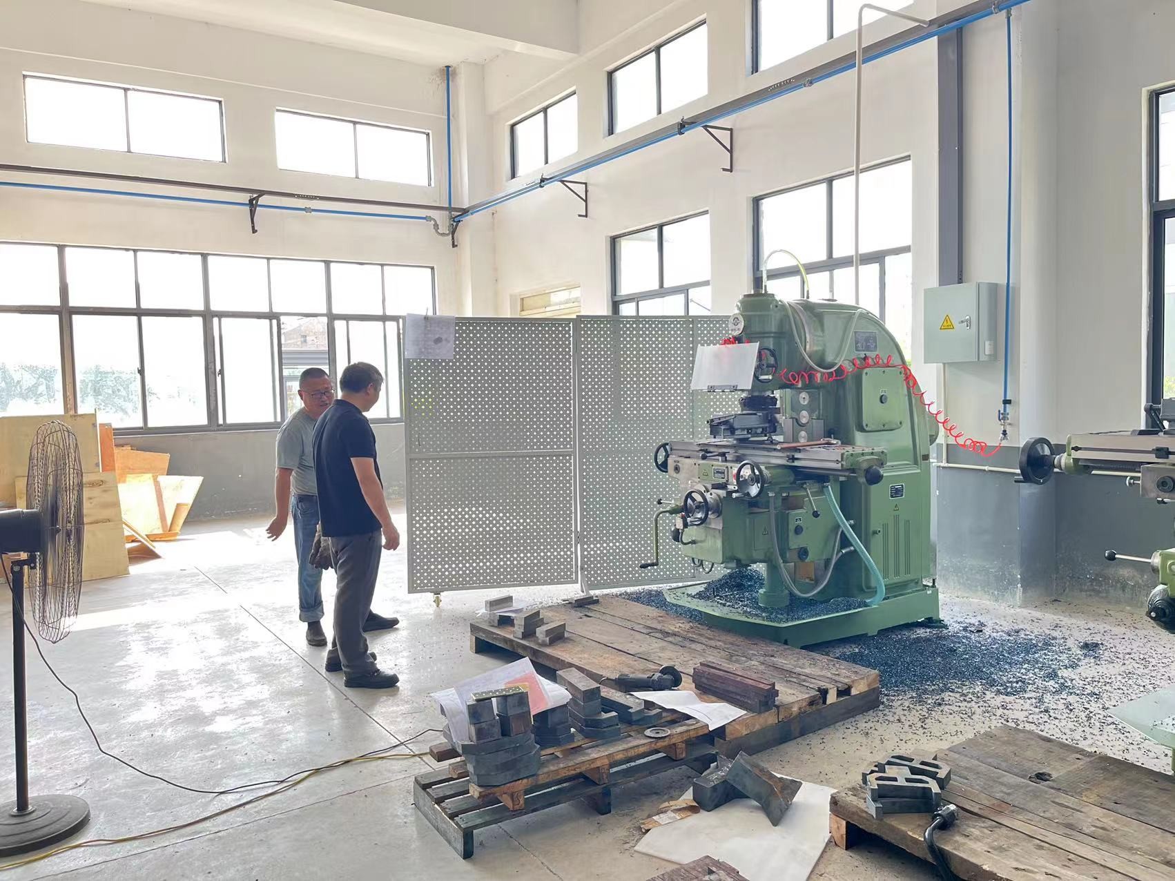 Square Hole Pneumatic Rotary Chuck Of Laser Dedicated Pipe Cutter