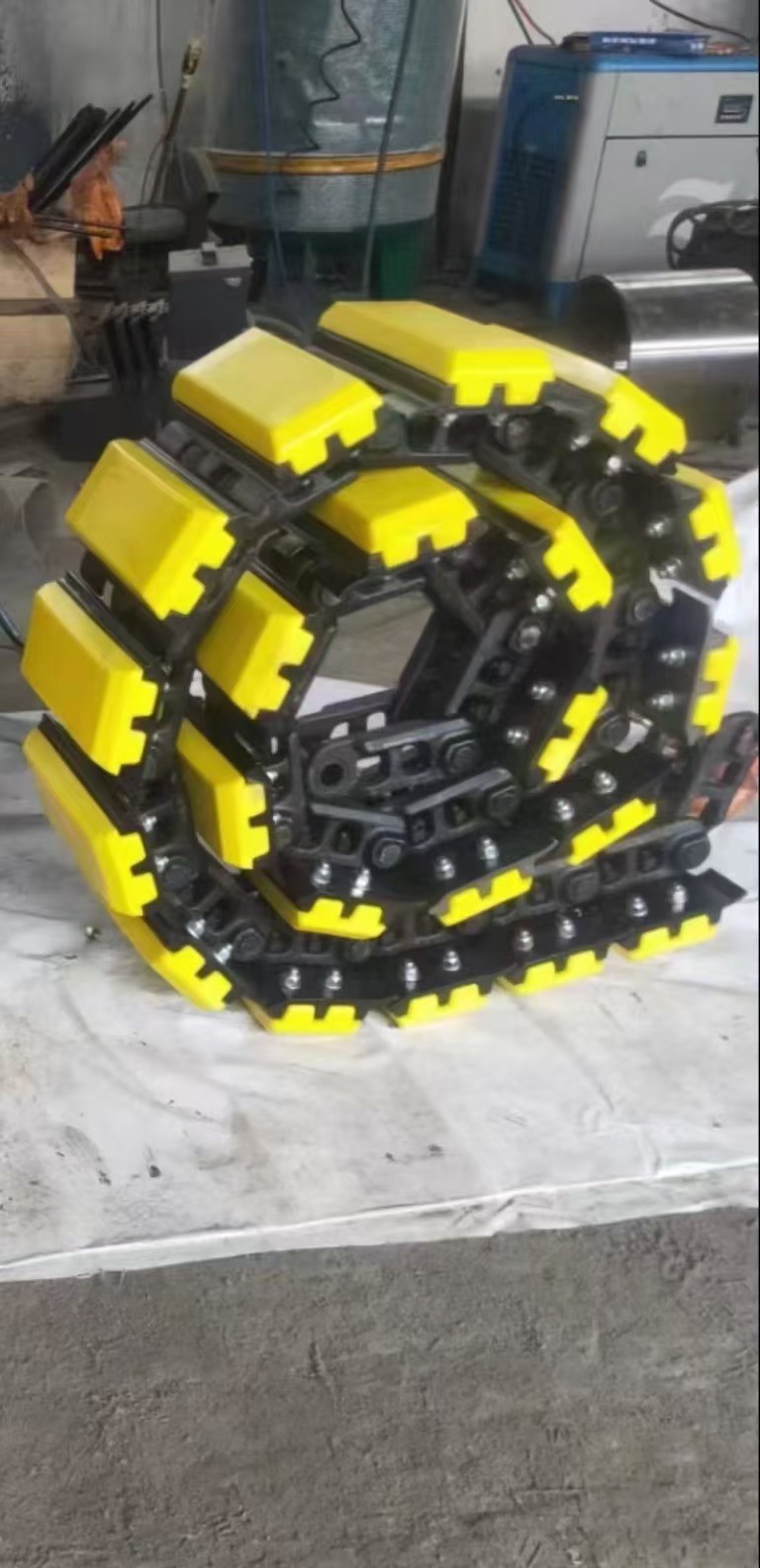 High Quality Track Pad With Track Chains Kit For Milling Machine W200