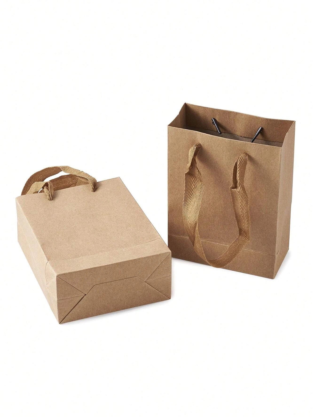 Customized Logo Paper Gift Bags Twisted Handle All Occasion Shoe / Clothing Packaging