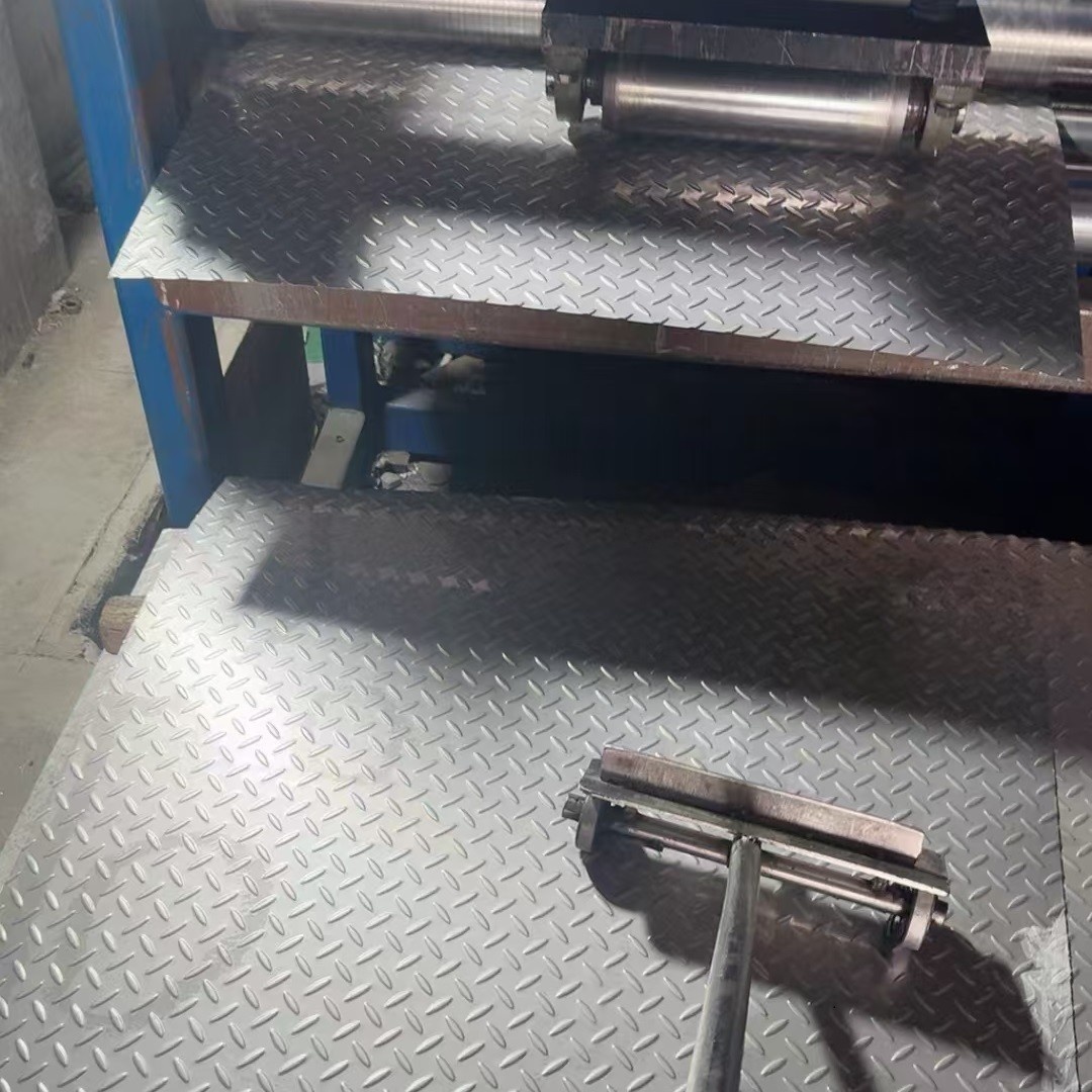 Grade 304 316L 321 SS Stainless Steel Embossed Plate Thickness 2 - 8mm In Stock