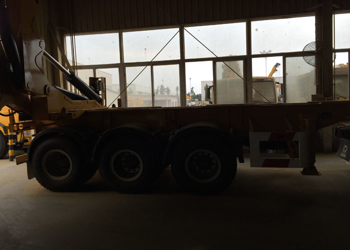 3 Axles Semi Trailer Container Side Loader For Lifting 20ft / 40ft Container