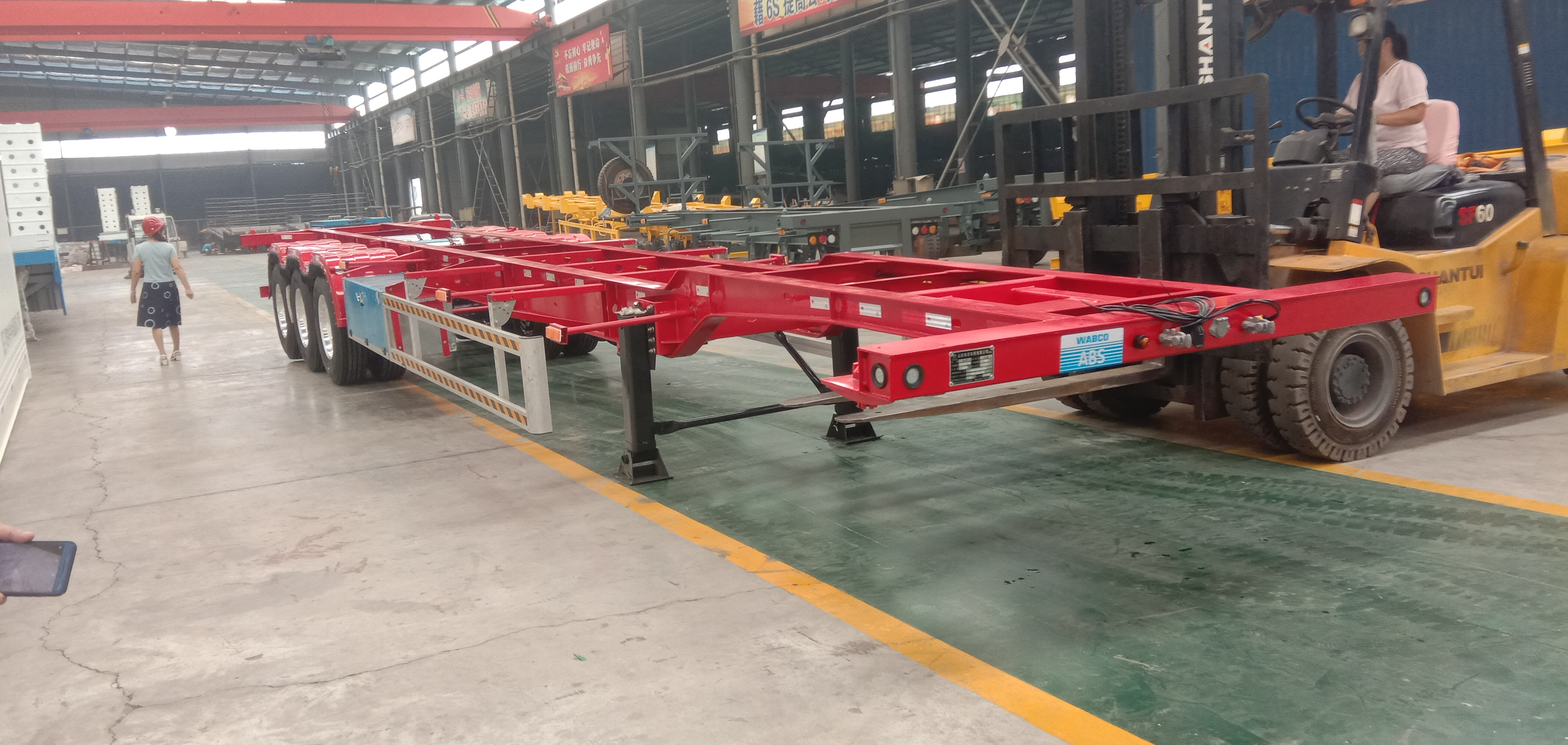 45ft Container Gooseneck Chassis Trailer Skeleton Truck Trailers with 28tons Landing Gear