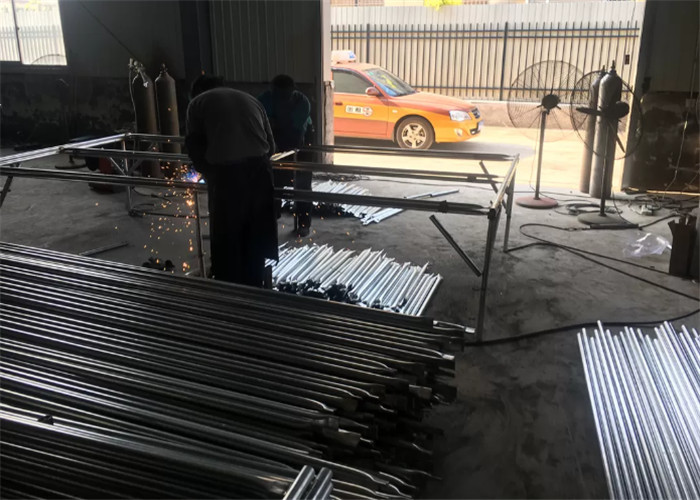 1.8M X2.0M X 3.0M Dimension 60Mm Opening 2.2Mm Wire Dog Kennel