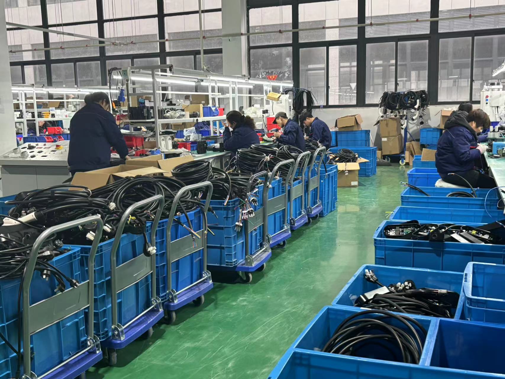 GBT Charging Pile GBT to Tesla Car Ev Adaptor Rated Current 32A AC 7KW GBT EV Charger Adapter for Tesla Car Condition Plug