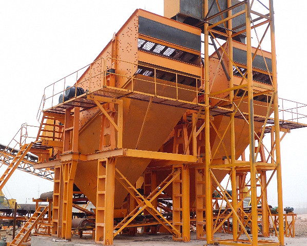 Small Lump Material Vibrating Screen Machine High Precision Large Process Volume