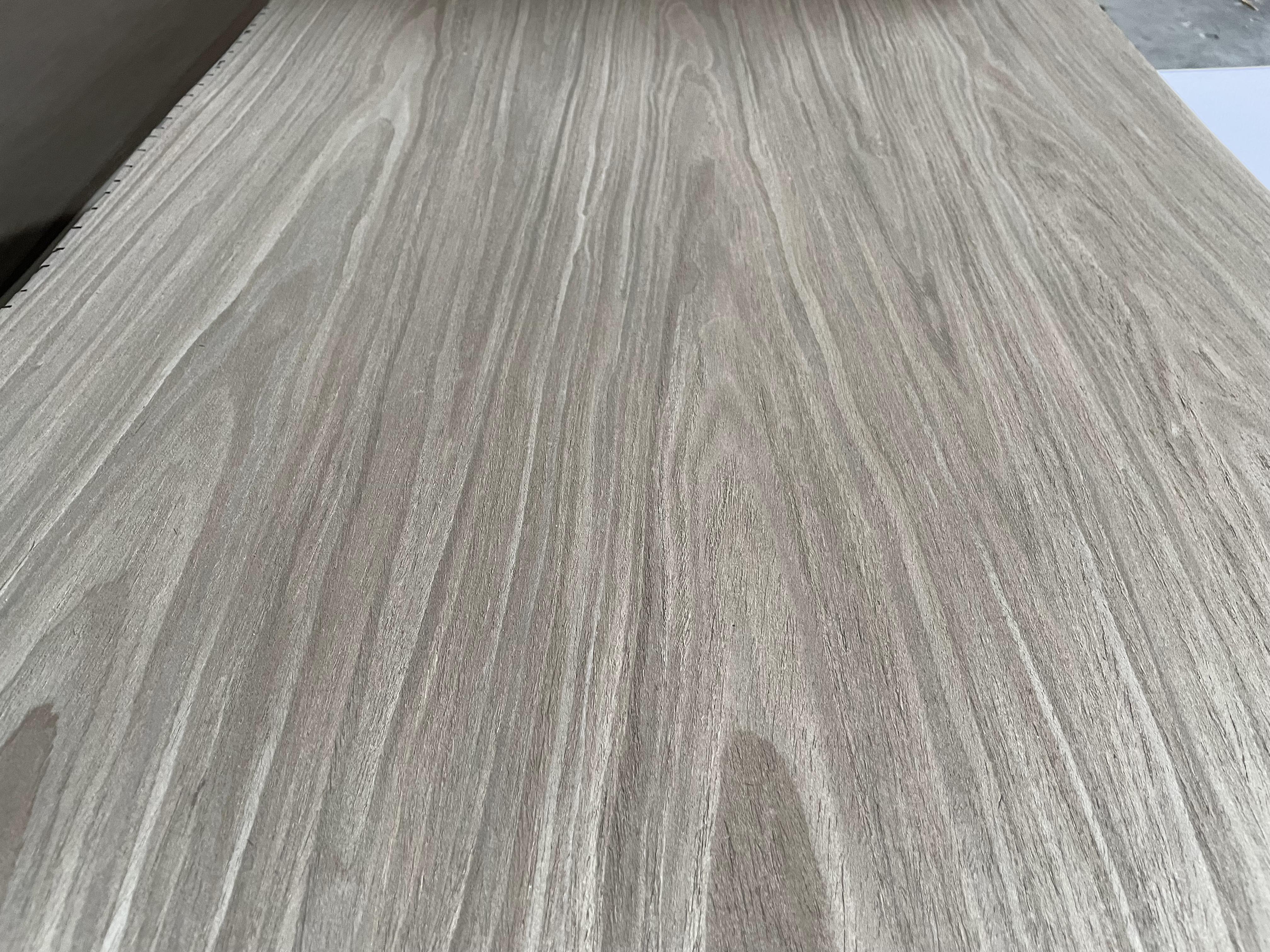 New Design Engineered Reconstituted Walnut Wood Veneer Color DIY Craft Art 2500*640 MM For Door Table Skin
