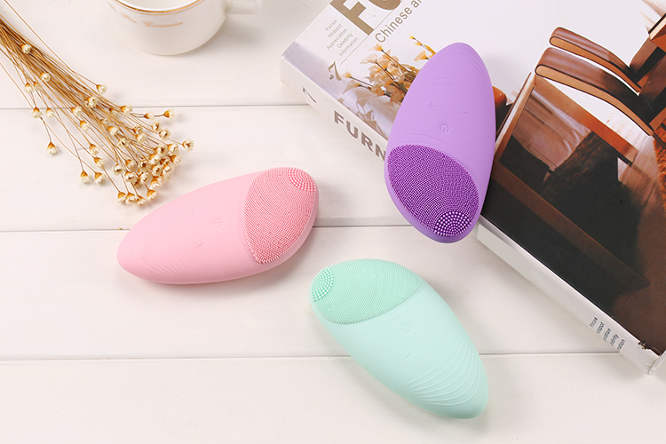 75 G Rechargeable Facial Cleansing Brush , DC 3.7V Face Exfoliator Brush