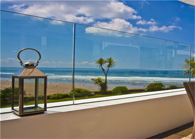 U Channel Glass Deck Railing Systems DIY Installation For Indoor / Outdoor Venues