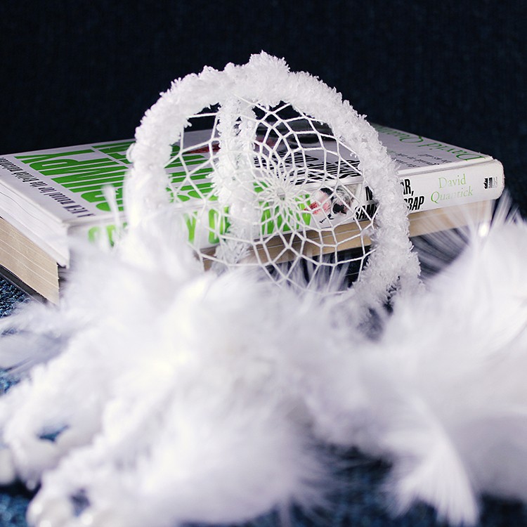 Handmade Dream Catcher Net Pure White Wall Hanging Decoration with Feather for Nice Dreams Craft Gift