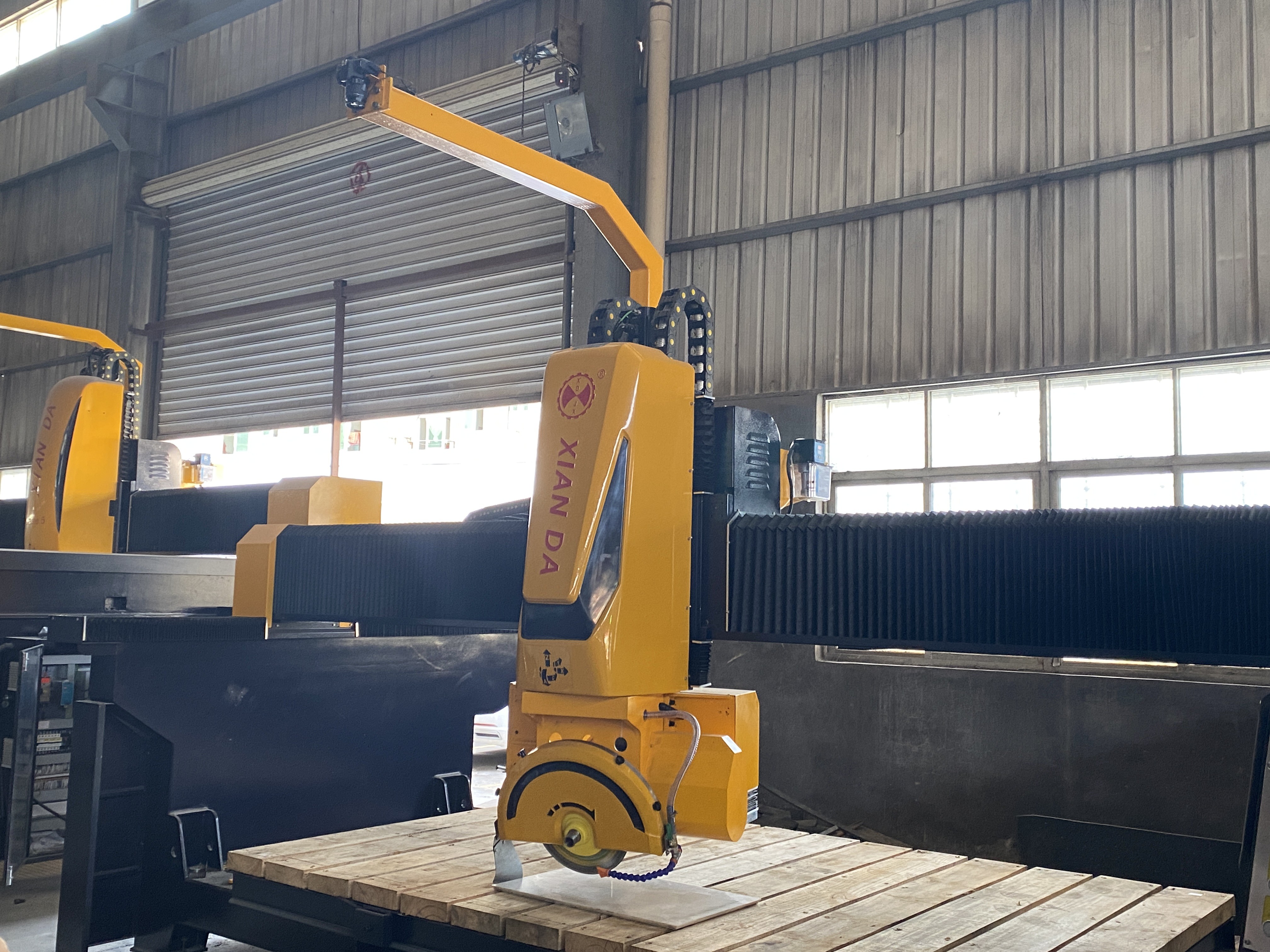 Create 450/600 Bridge Saw Cutting Machine with CNC Control and Safety Features
