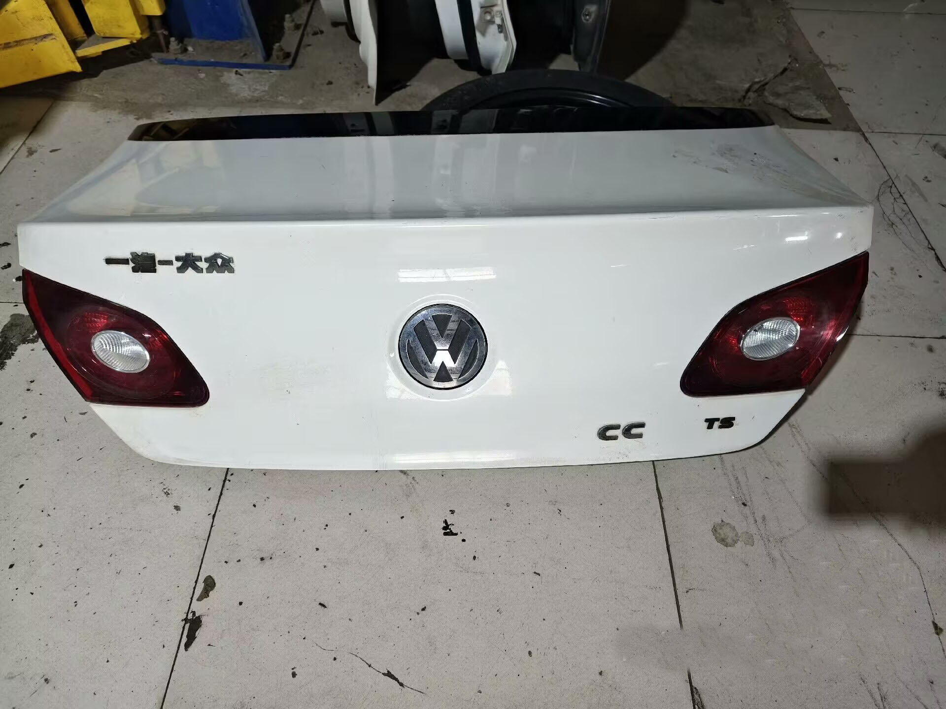 Car V-Olkswagen CC 2010-2012 Used Trunk Lid Rear Cover Replacement