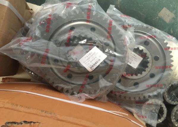 Orginal Truck Spare Parts SINOTRUK Howo Gearbox Main Shaft 2 - T Gear AZ22100400