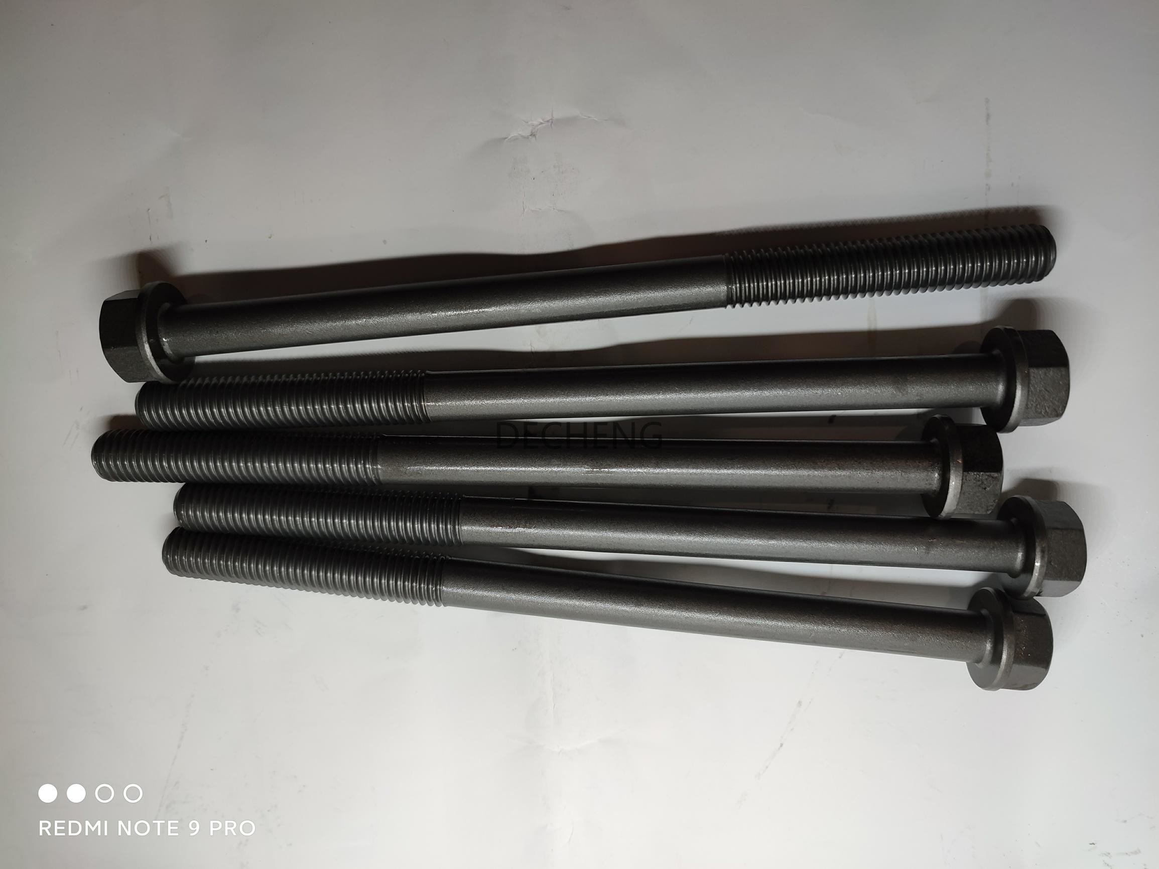 Engine Cylinder Head Bolt Set 12*130mm 6D107 for Cummins Engine Parts