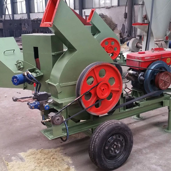 6T PH Diesel Engine Drive Disk Mobile Wood Chipping Machine