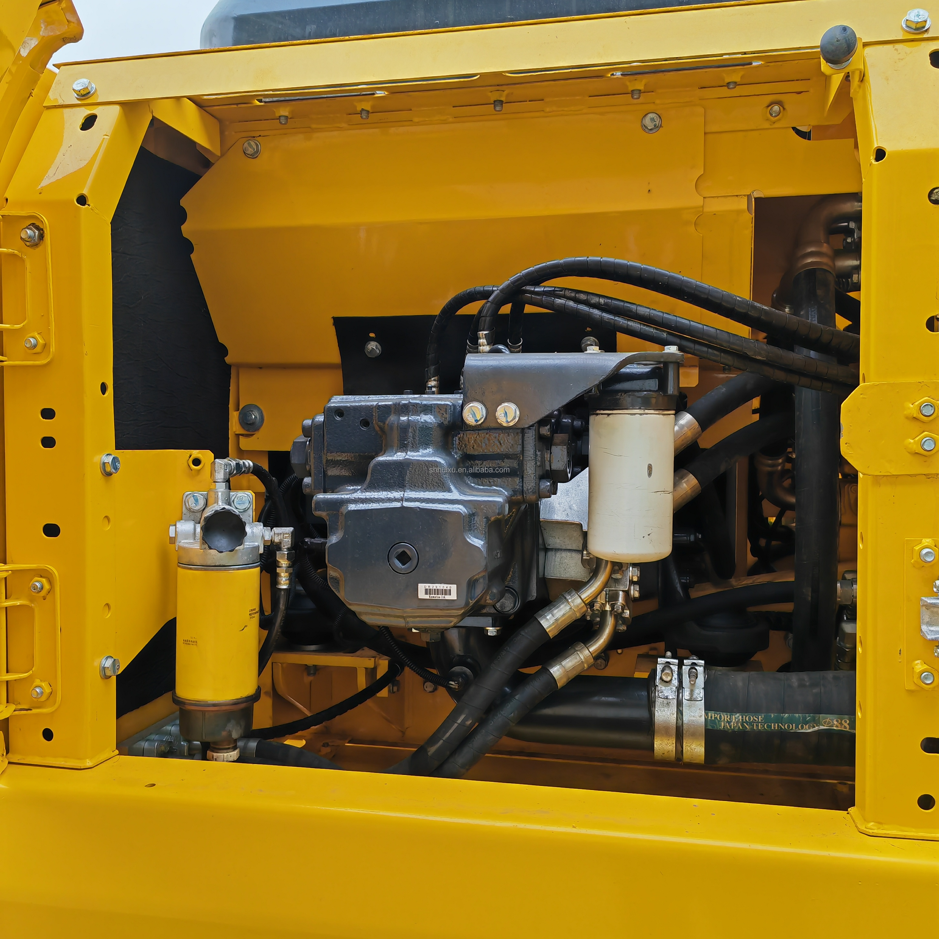 used crawler excavator with high power komatsu pc200/second hand komatsu pc200