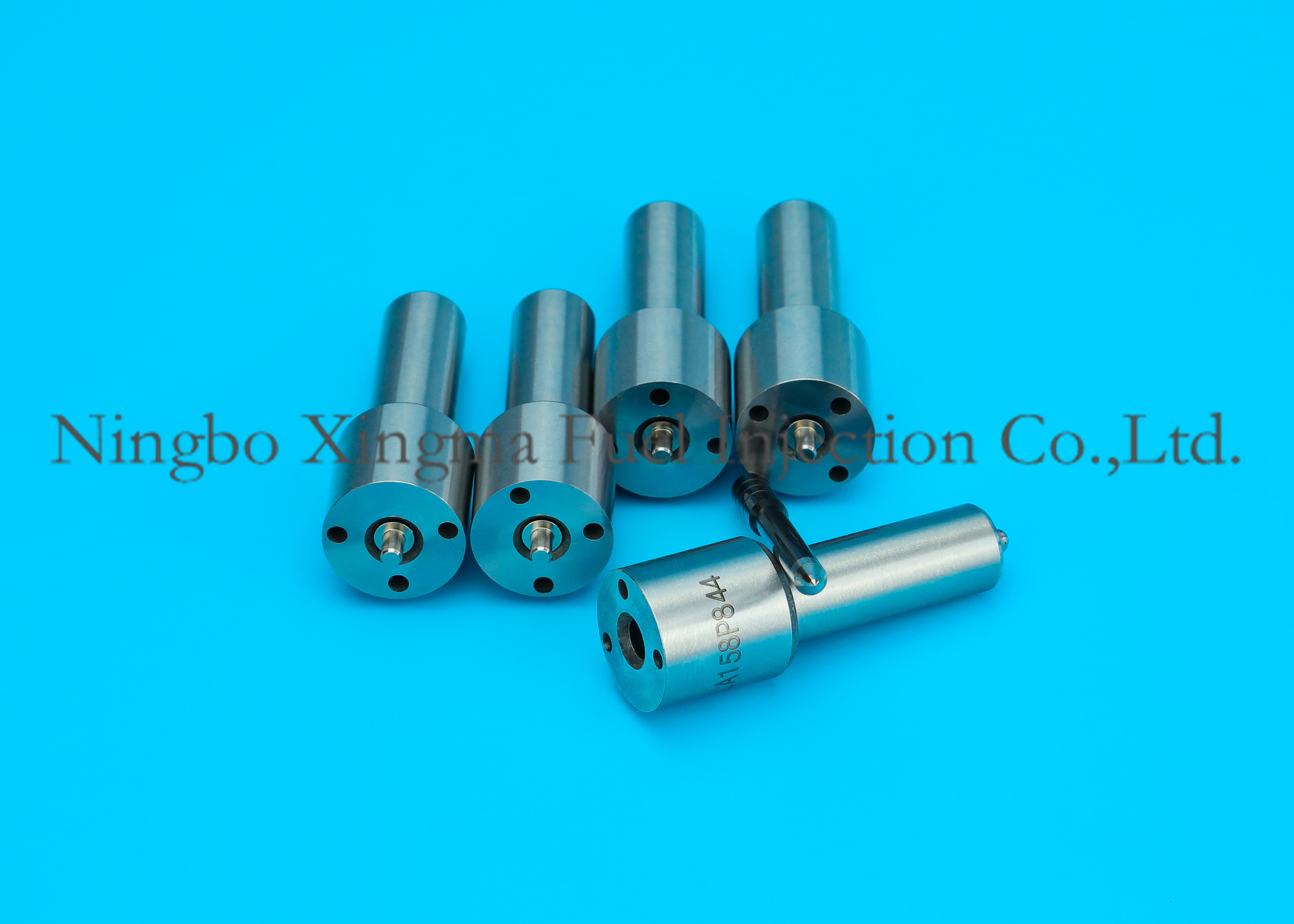 Denso Isuzu Diesel Engine Injector Nozzle DLLA158P844 Low Fuel Consumption