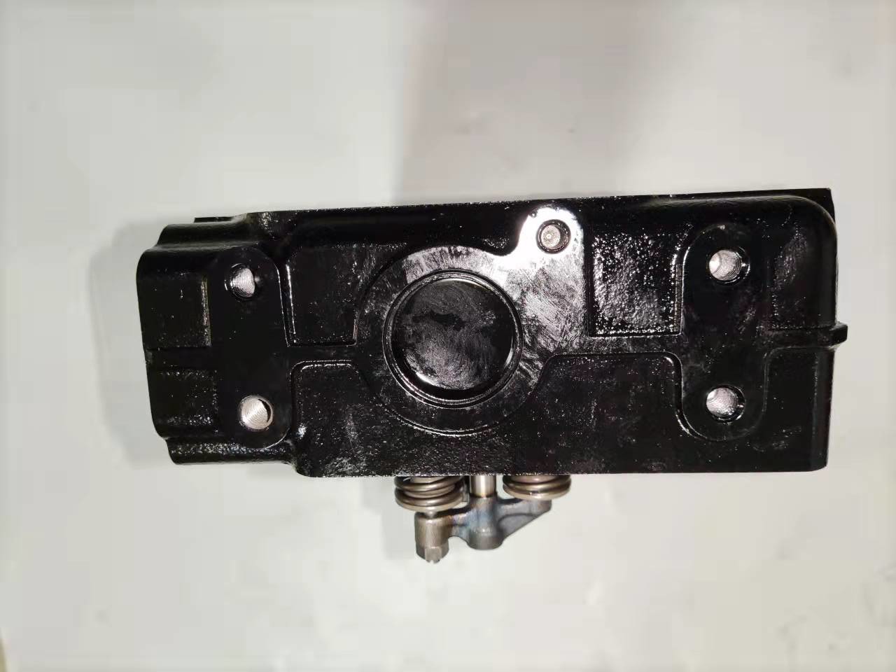 4TNV106T Diesel Engine Cylinder Head For Excavator LT150-6 With 4 Cylinder
