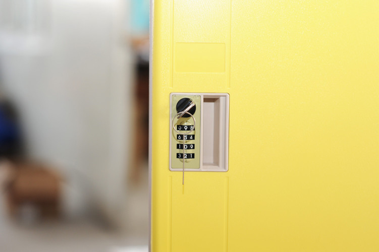 Yellow ABS Coin Collect Lockers , Anti UV Aging 8 Tier Lockers For Employee