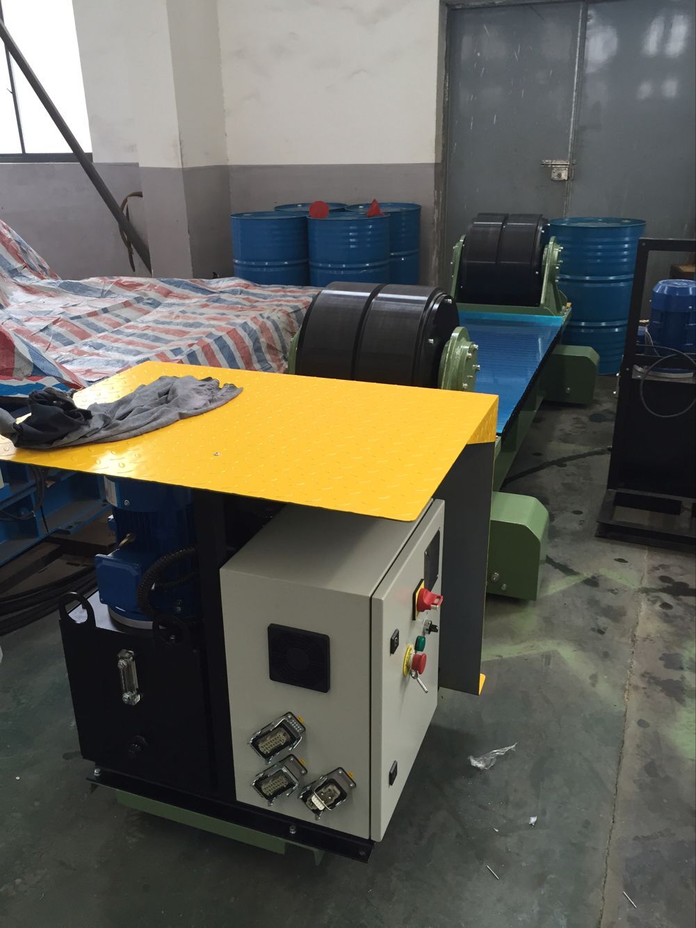 80T Fit Up Pipe Welding Rotator 3 Section Pipe Adjustable For Boiler Tank