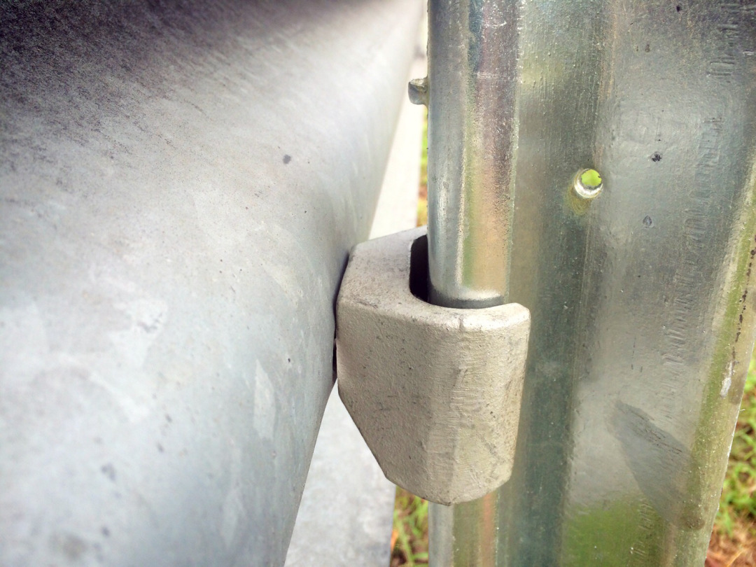 Traffic Road Hot Dipped Galvanized Steel Barrier Z Post for Guardrail