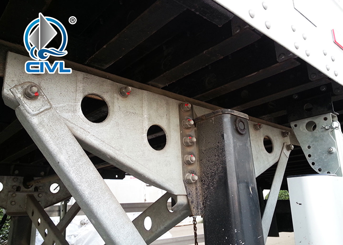 Aluminum Dry Van Semi Trailer Trucks , Three Axle Van Trailer One Year Warranty