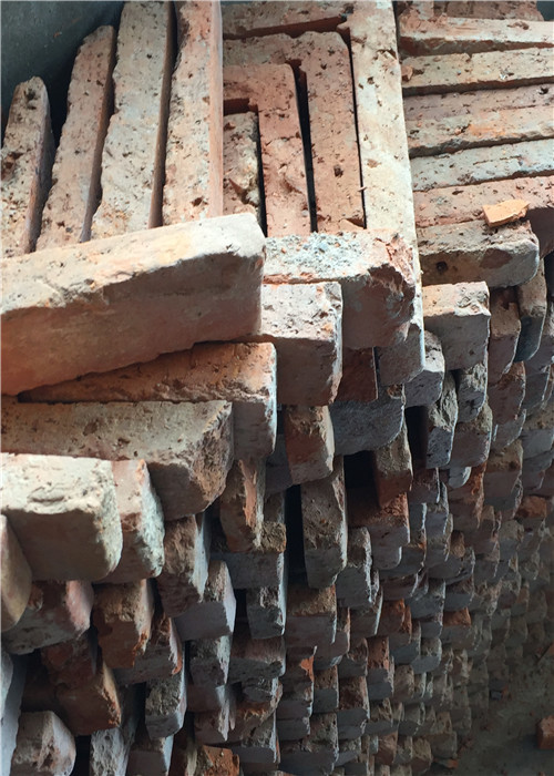 High Intensity Quoin Corners Brick Solid Porosity For Hospital / University