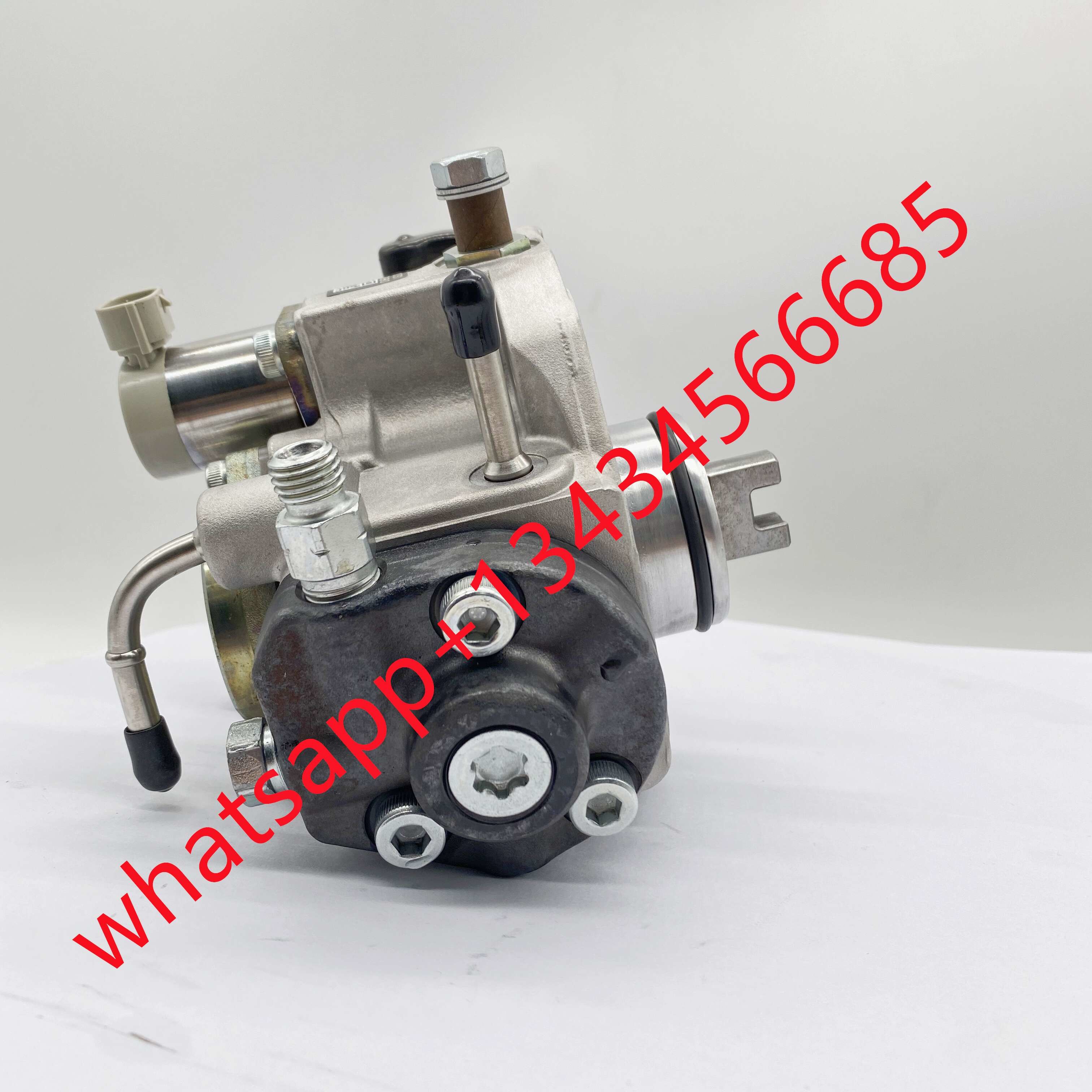 High Quality Diesel Fuel Injection Pump 294000-0322 294000-0880 294000-0325 22100-0R030 22100-0R031 For TOYOTA 2AD-FHV