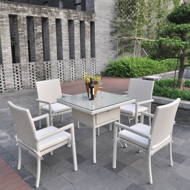 Y Mail Packing Rattan Weaving Tables Set for Budget-Friendly Outdoor Dining Room