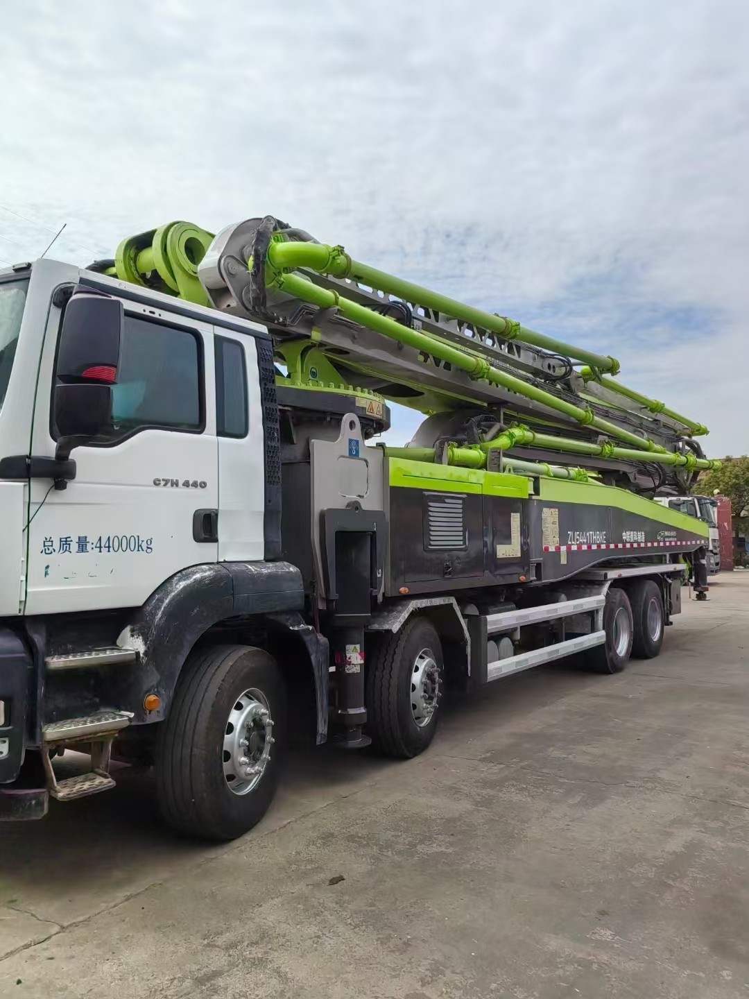 2021 59m Zoomlion Dimension 14700*2530*3960mm Used Concrete Pump Truck With Sitrak Chassis