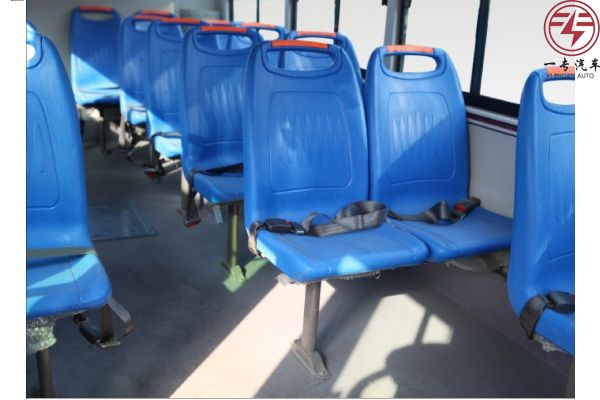 Fuel Deisel Medium 35-Seat Electric CNG Urban City Bus Dongfeng 's Customized Version