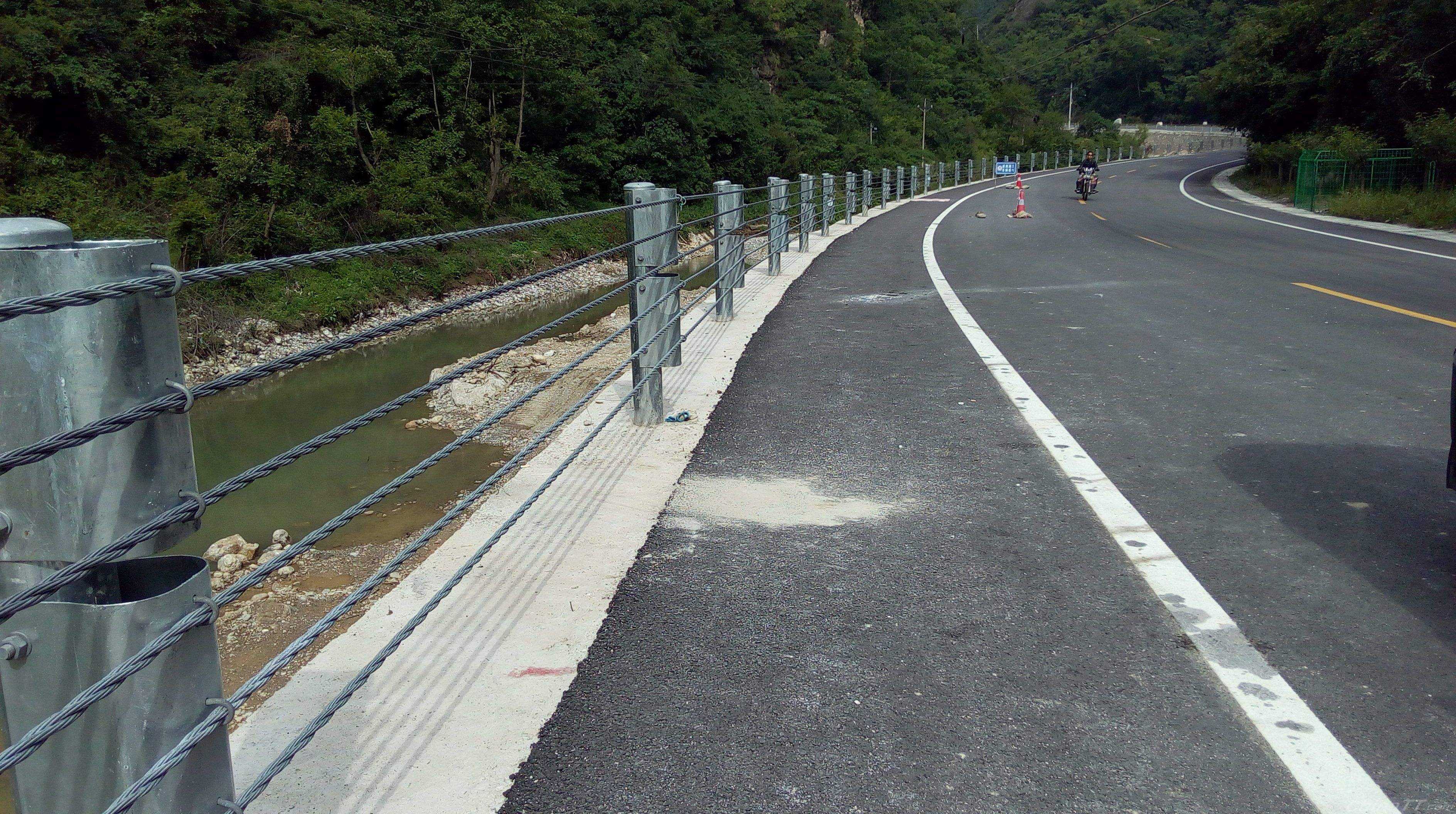 Road Traffic Safe Cable Barrier Steel Wire Rope Guardrails with Customized Color